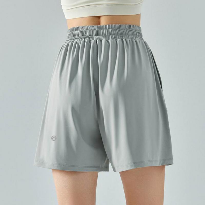 Lululemon Women's Shorts 138